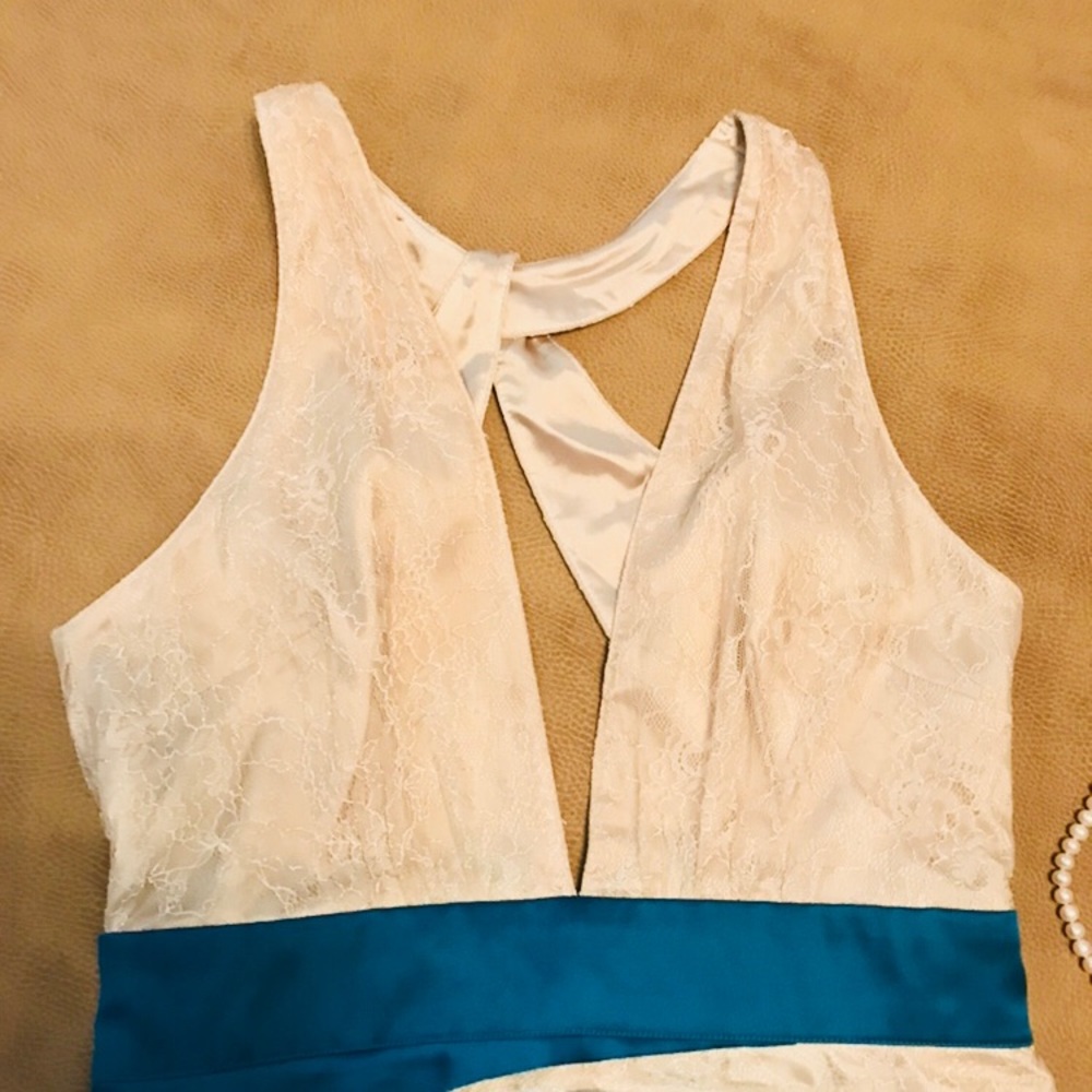 Bebe Ribbon & Lace Low cut dress EUC - Picture 4 of 7